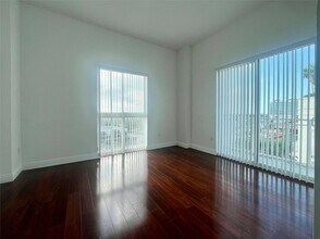 7280 SW 90th St, Unit 709 in Miami, FL - Building Photo - Building Photo