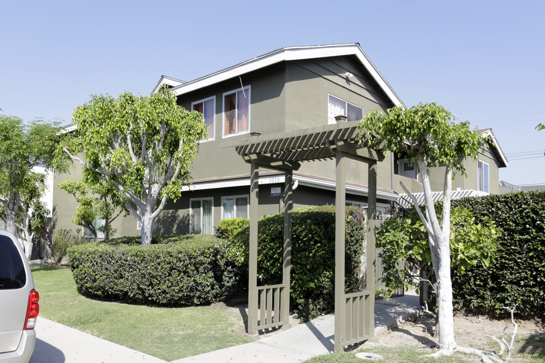 1016 Valencia St in Costa Mesa, CA - Building Photo