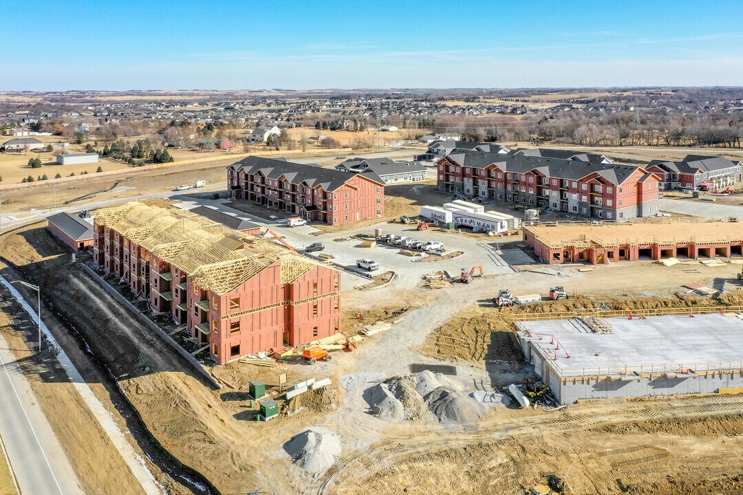 8801 Holdrege St in Lincoln, NE - Building Photo