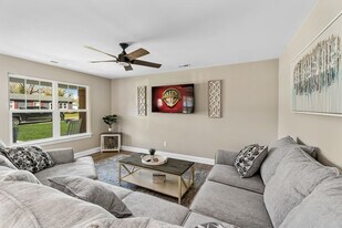 628 Herms Ave in Mount Holly, NC - Building Photo