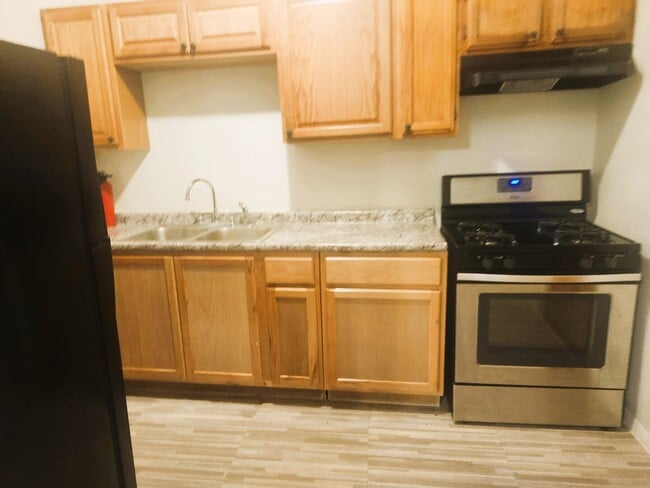 6730 S Clyde Ave in Chicago, IL - Building Photo - Building Photo