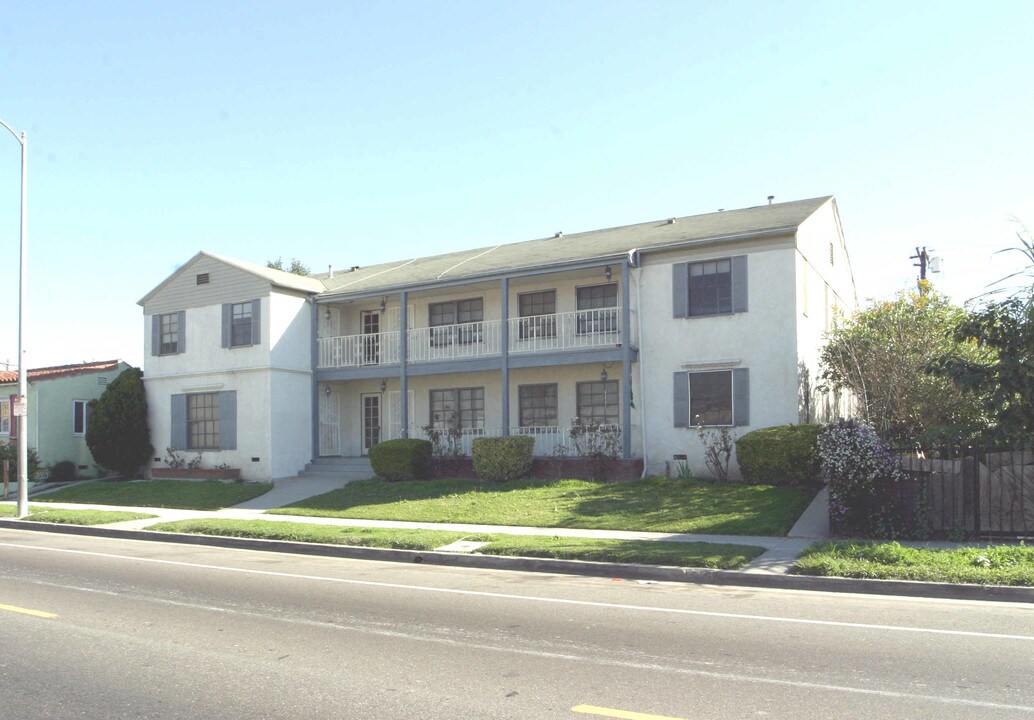 6234-6240 S Van Ness Ave in Los Angeles, CA - Building Photo