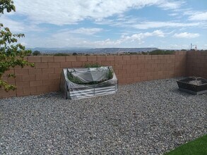 4863 Blackburn Rd NE in Rio Rancho, NM - Foto de edificio - Building Photo