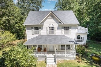 569 Lake Dr in Tappahannock, VA - Building Photo - Building Photo