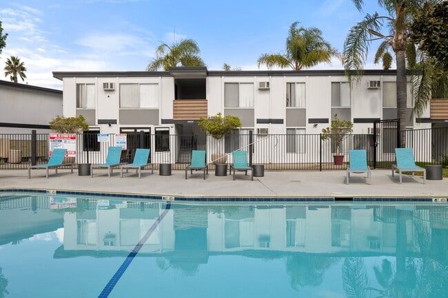 ALTA in El Cajon, CA - Foto de edificio - Building Photo