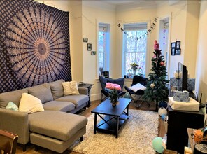 5 Wigglesworth St, Unit 2 in Boston, MA - Foto de edificio - Building Photo