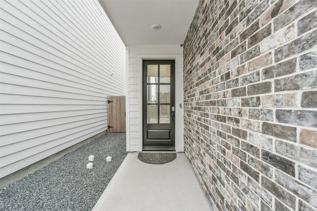 718 W Donovan St in Houston, TX - Foto de edificio - Building Photo