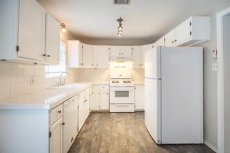 3306 Merrie Lynn Ave in Austin, TX - Building Photo - Building Photo