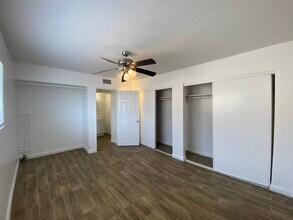 1300 N 22nd St in Las Vegas, NV - Foto de edificio - Building Photo