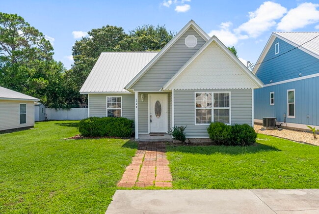 property at 220 15th St
