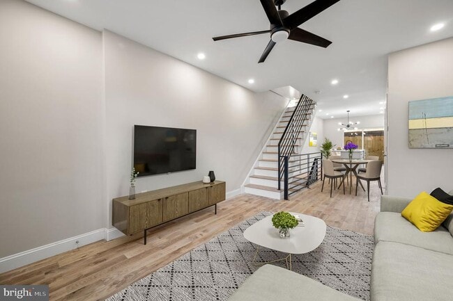 2540 Sepviva St in Philadelphia, PA - Building Photo - Building Photo