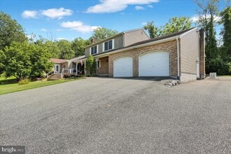 20 Lehland Dr in Boyertown, PA - Building Photo - Building Photo