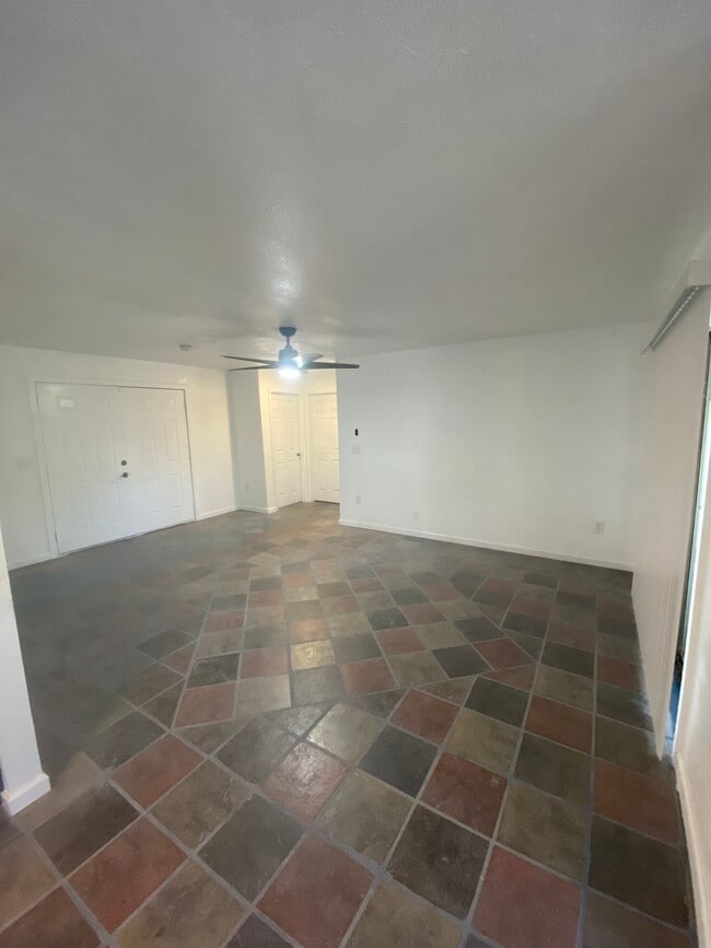 5036 Lake Shastina Dr in Weed, CA - Building Photo - Building Photo