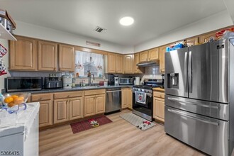 401-403 E Kinney Street Unit in Newark, NJ - Building Photo - Building Photo