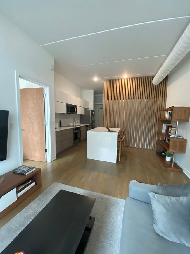 650 W Wayman St, Unit 303C in Chicago, IL - Building Photo - Building Photo
