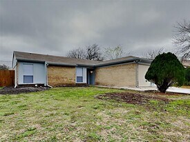 505 David Dr in Grand Prairie, TX - Building Photo