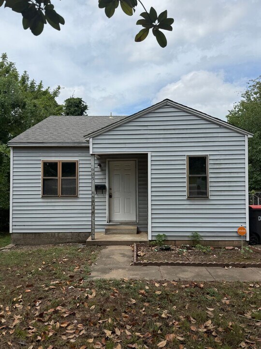 923 N 28th St in Van Buren, AR - Building Photo