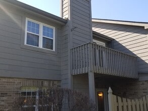 15 FOXCROFT Rd, Unit 207 in Naperville, IL - Building Photo - Building Photo