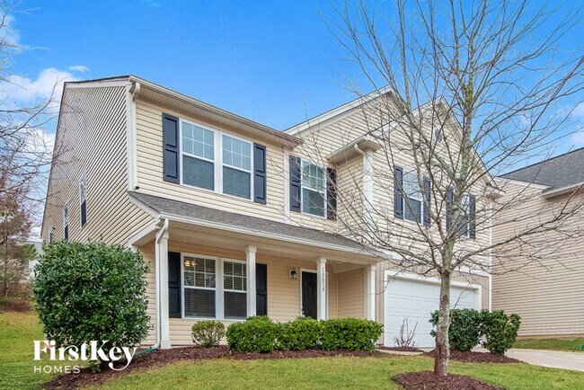 10019 Daniel Dwayne Dr in Charlotte, NC - Foto de edificio - Building Photo