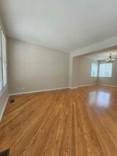 420 Merry Oaks Rd in Streamwood, IL - Building Photo - Building Photo