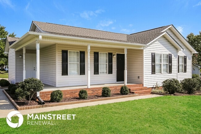 205 Bell Dr in Thomasville, NC - Foto de edificio - Building Photo