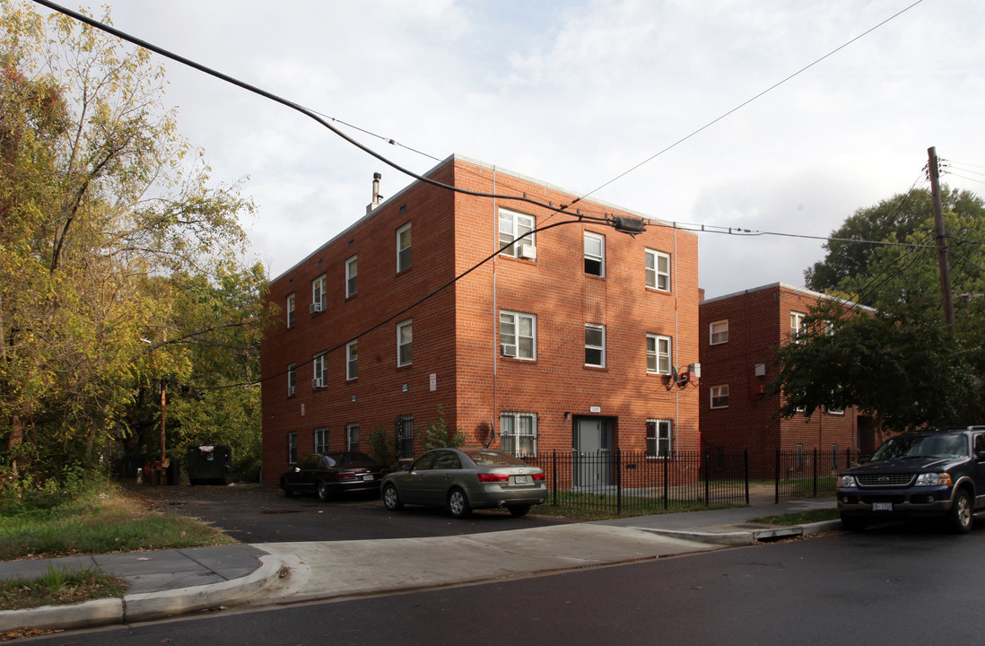 209 61st St NE in Washington, DC - Building Photo