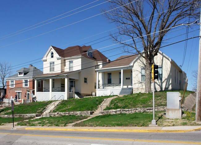 227-229 E Dunklin St in Jefferson City, MO - Foto de edificio - Building Photo