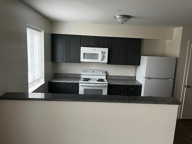 property at 62 Hampshire Ln