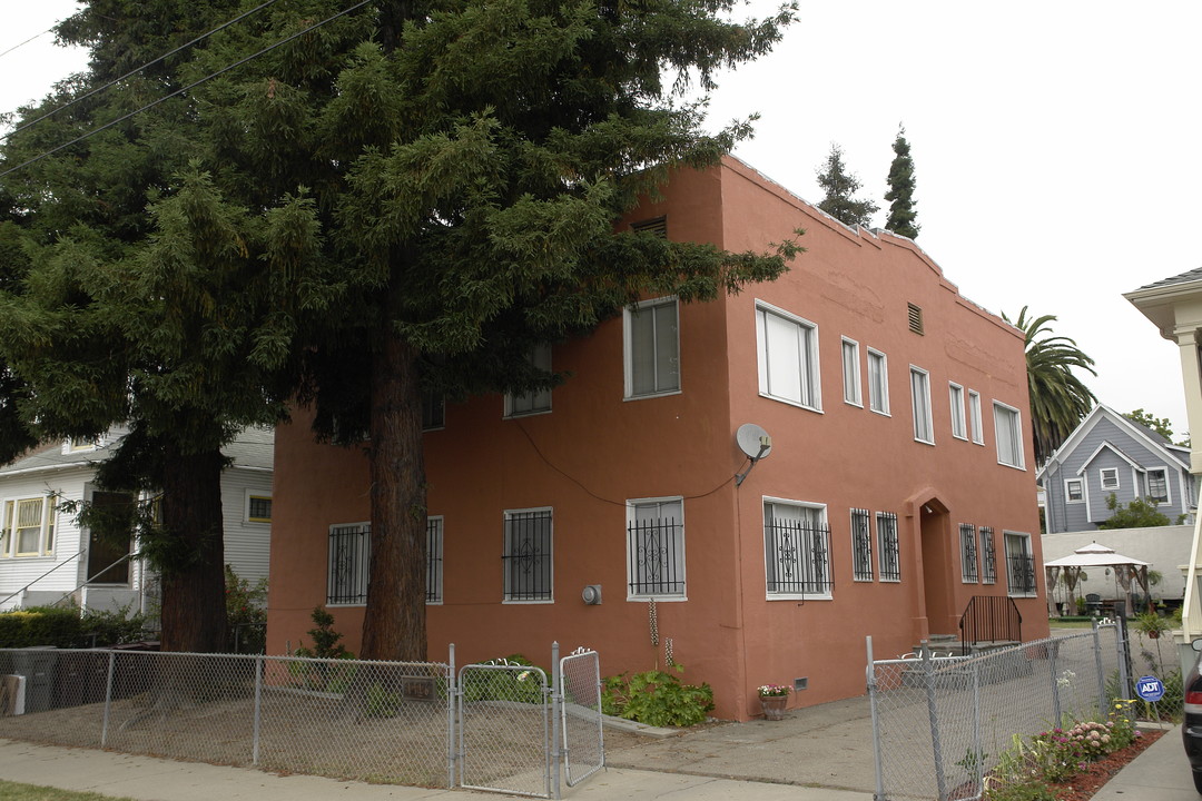 1116 E 22nd St in Oakland, CA - Building Photo