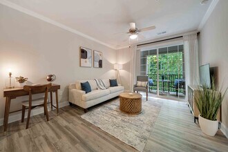 Tryon Place in Cary, NC - Foto de edificio - Building Photo