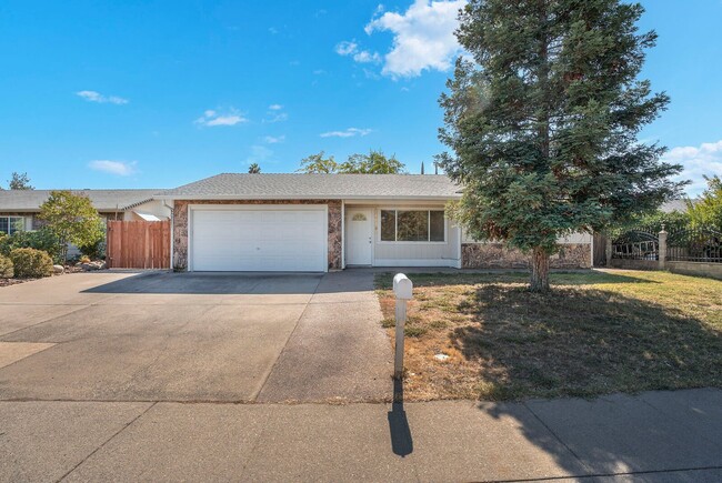 10192 Countryside Way in Sacramento, CA - Foto de edificio - Building Photo