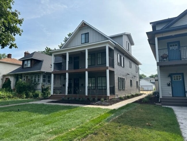 property at 926 17th Ave SE