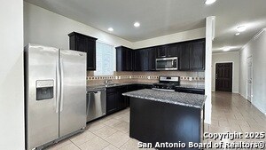 1619 Crown Daisy in San Antonio, TX - Foto de edificio - Building Photo