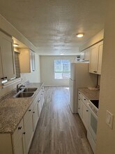 3007-3009 Juanipero Way in Medford, OR - Building Photo - Building Photo