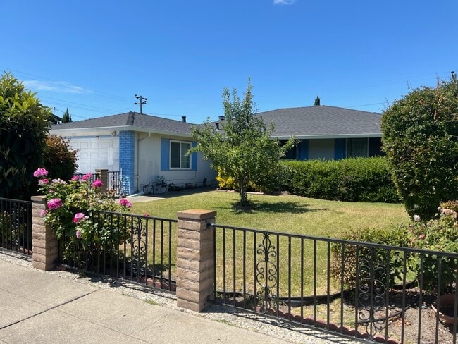 property at 5517 Fiesta Rd
