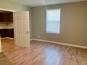1302 W Huntington Ave in Jonesboro, AR - Building Photo - Building Photo