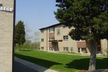 Wolf Road Apartments in Hillside, IL - Building Photo - Building Photo