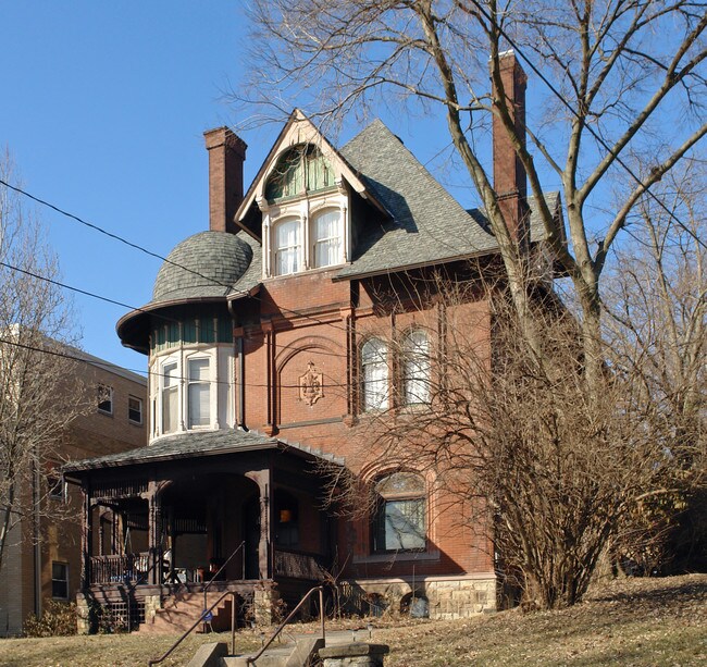 2331 Park Ave in Cincinnati, OH - Foto de edificio - Building Photo