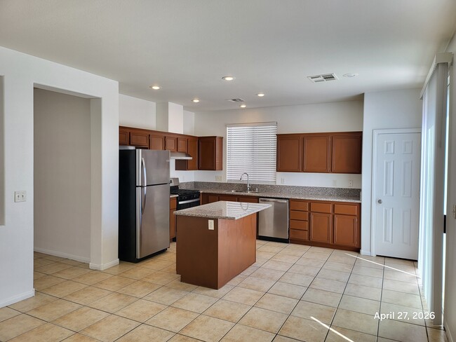 4548 Flaming Ridge Trail in Las Vegas, NV - Building Photo - Building Photo