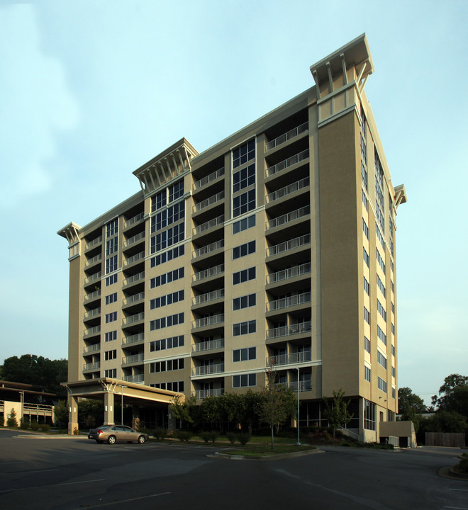 Riviera Condominiums in Little Rock, AR - Building Photo