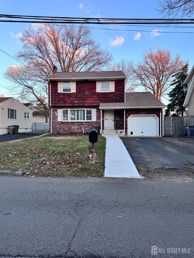 8 Montclair Ave in Edison, NJ - Building Photo - Building Photo