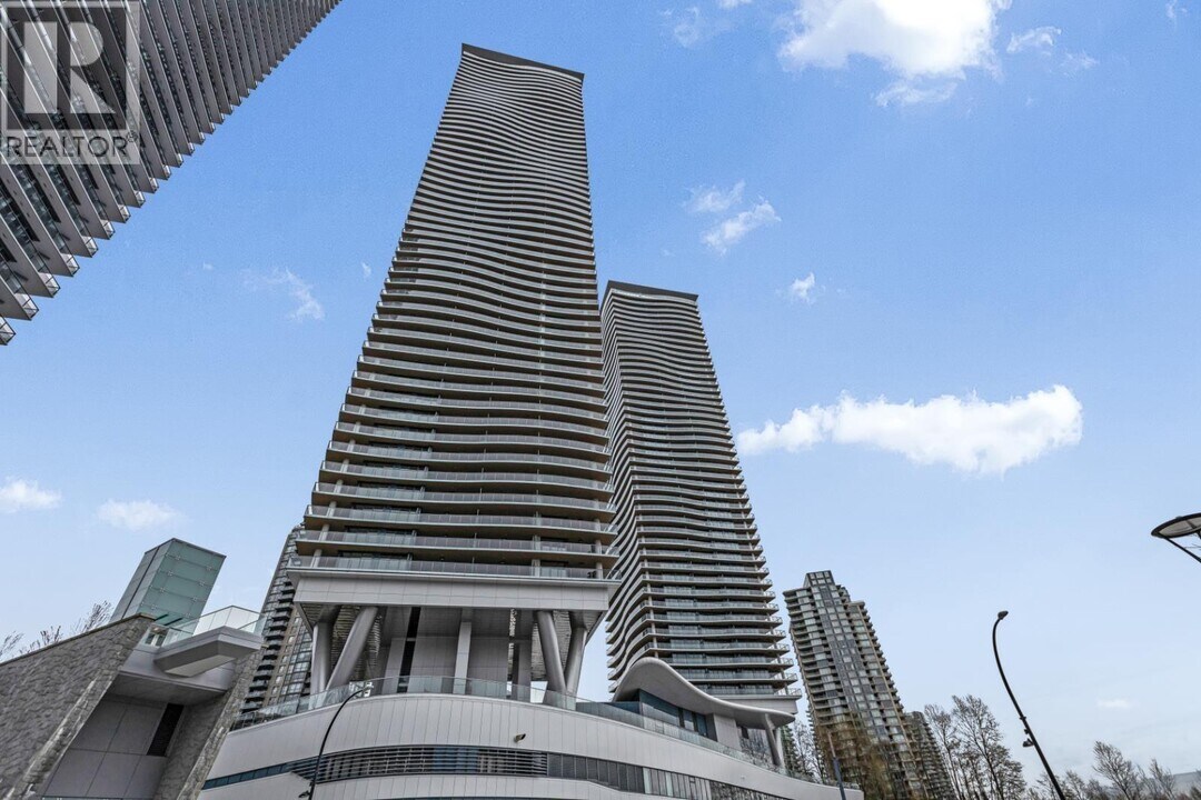 4890 Lougheed Hwy. in Burnaby, BC - Building Photo