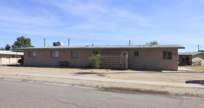 Mountain View Manor in Phoenix, AZ - Foto de edificio - Building Photo