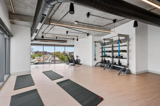 800 N Cleveland Ave in Chicago, IL - Building Photo - Building Photo