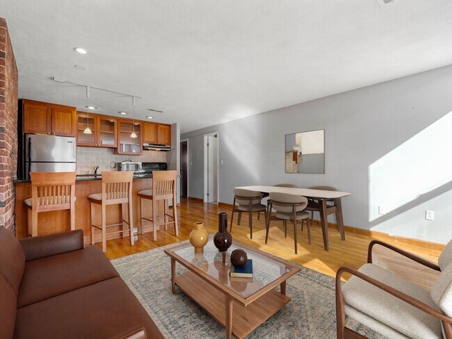 386 Commercial St in Boston, MA - Building Photo - Building Photo