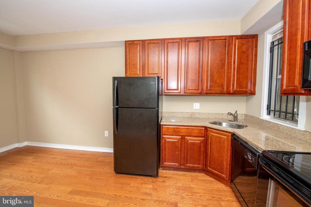2045 N Gratz St Photo