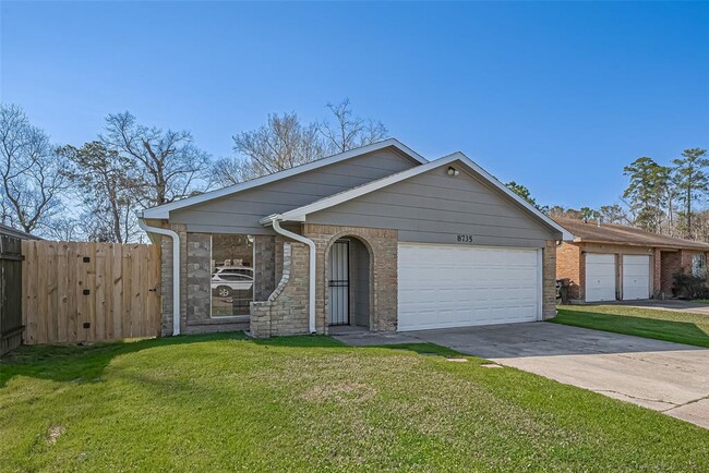 8735 Valley Flag Dr in Houston, TX - Foto de edificio - Building Photo