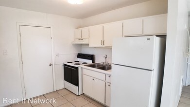 710 5th Ave NE in Largo, FL - Building Photo - Building Photo
