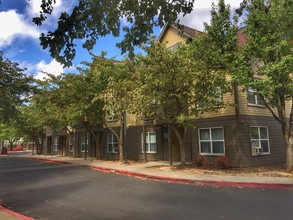 Rockwood Landing in Portland, OR - Building Photo - Building Photo