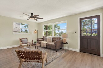6220 Pershing St NE in St. Petersburg, FL - Building Photo - Building Photo
